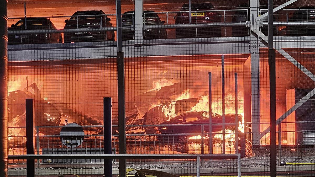 Luton Car Park Fire Travel Chaos Passengers Stuck In Traffic On