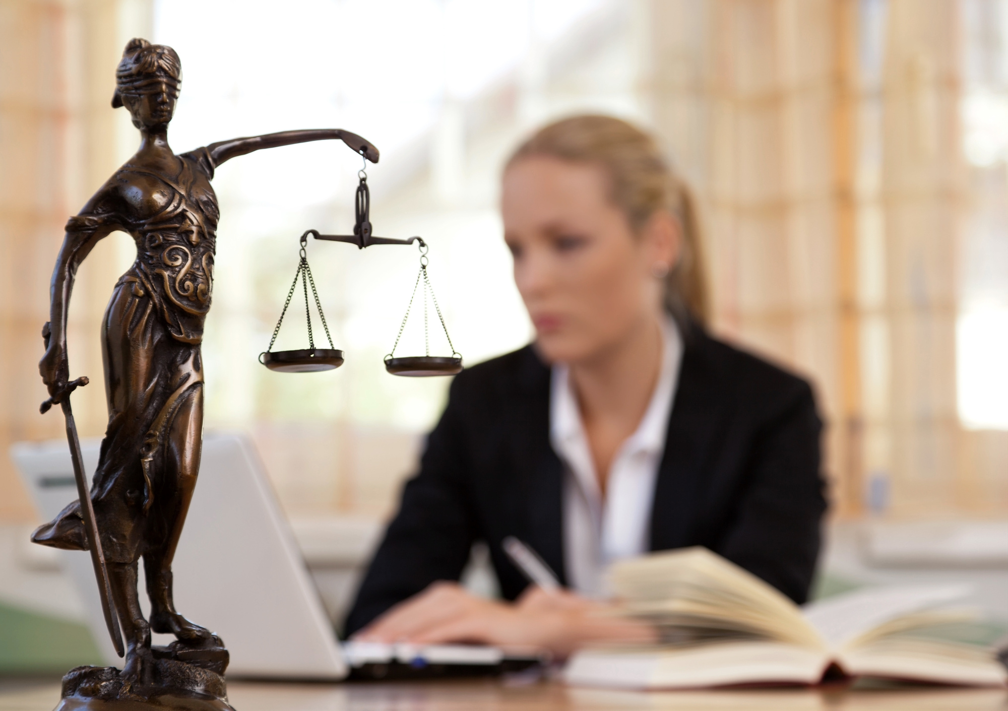 Top 5 Reasons Your Startup Should Hire A Business Lawyer